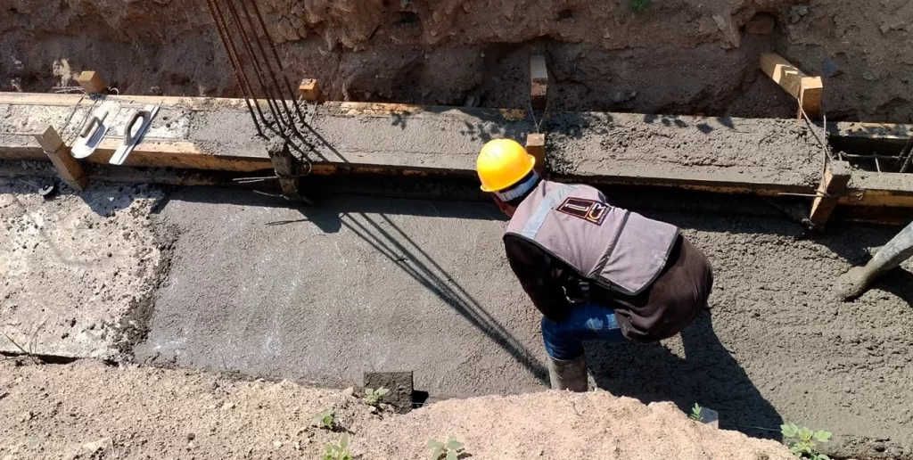 Proyecto industrial con cimentación, muros y formes de concreto para INFRISA en Manzanillo, Colima