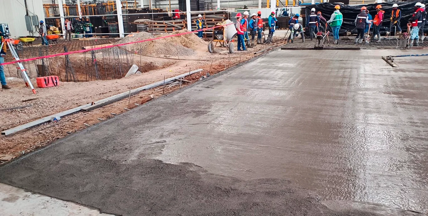 Proyecto industrial con firmes de concreto para Estral en El Salto, Jaslico