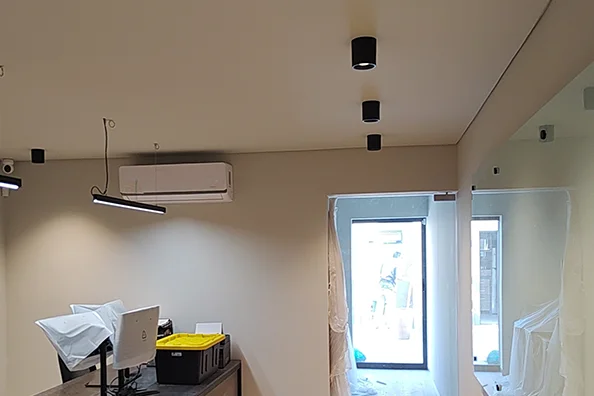 Proyecto comercial con obra civil, pintura y tablaroca para VALVO en Zapopan, Jalisco