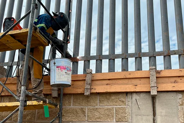 Proyecto industrial con cimentación, muros y formes de concreto para INFRISA en Manzanillo, Colima