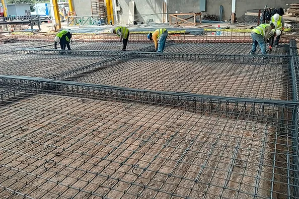 Proyecto industrial con firmes de concreto para Estral en El Salto, Jalisco.
